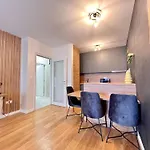 White Homes • Point *