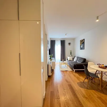 White Homes • Point Apartment *