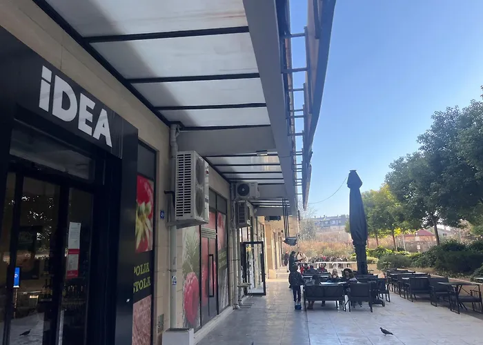 White Homes • Point