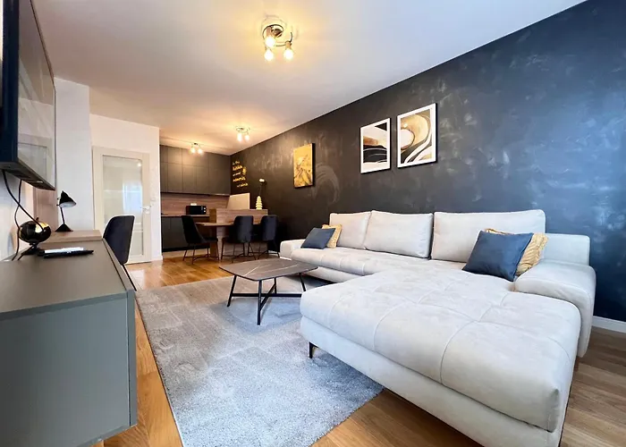 White Homes • Point *