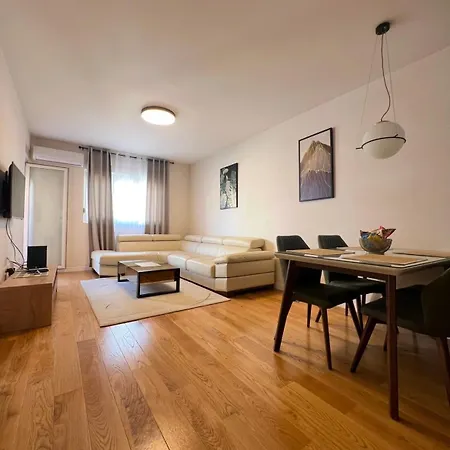 شقة White Homes • Point *