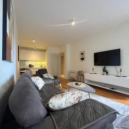 White Homes • Point شقة