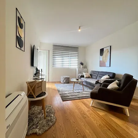 Apartment White Homes • Point *