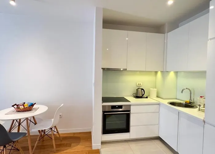 White Homes • Point Apartment