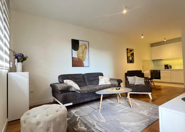 White Homes • Point Apartment *