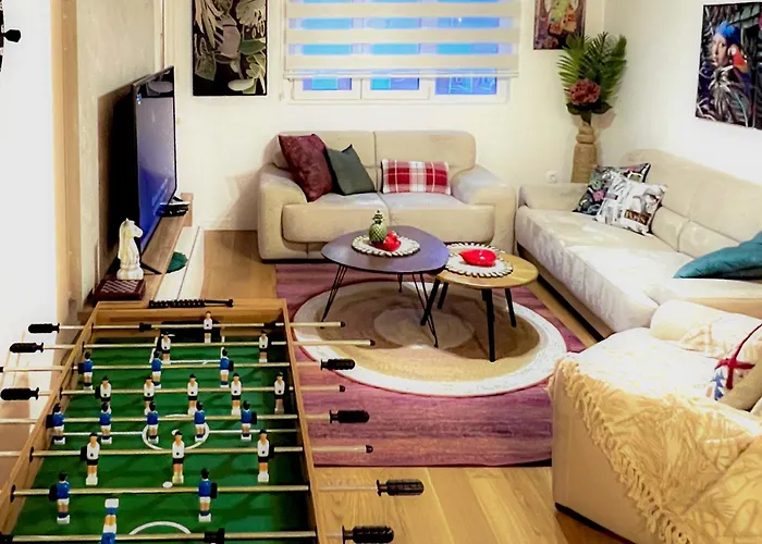 White Homes • Point Apartment *