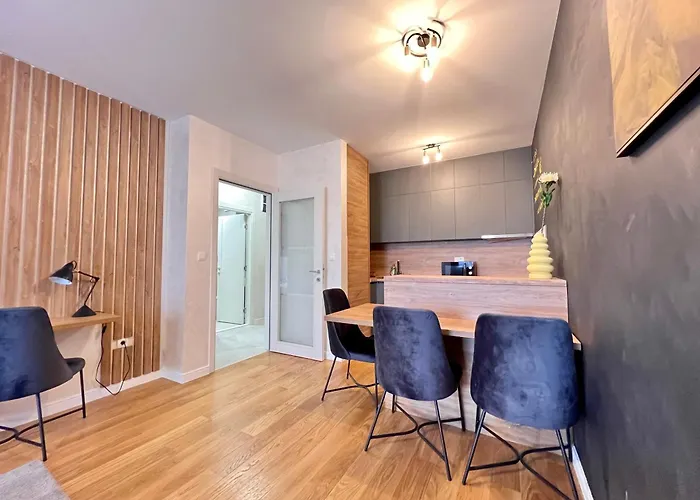 White Homes • Point *